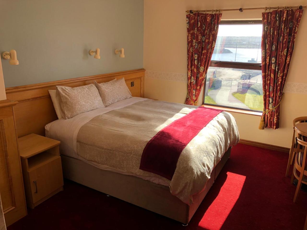 Pier House 3*